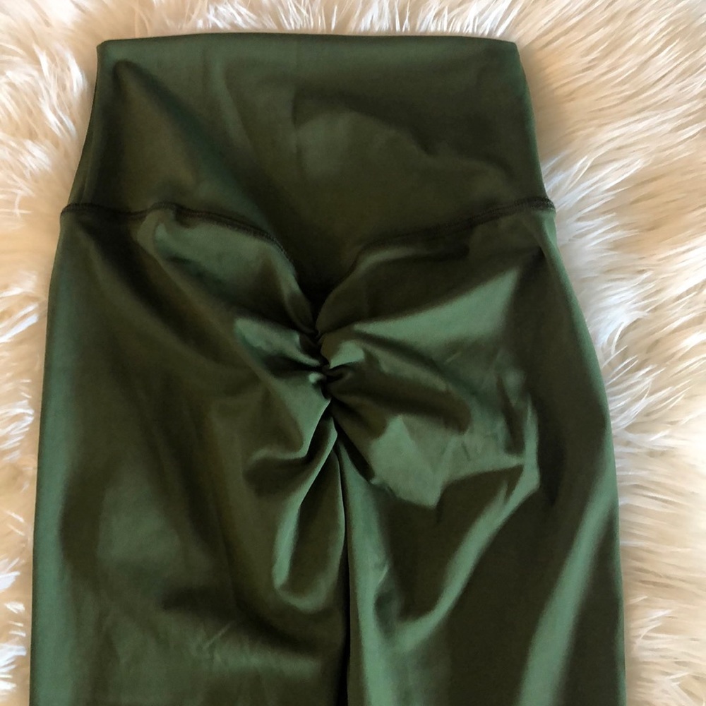 High-Waist Olive Green Scrunch Seam Leggings - Picture 4 of 8